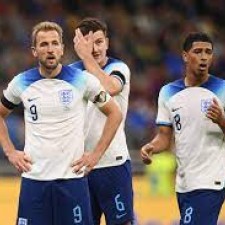England slog Senegal 3-0 for at gå videre til kvartfinalerne